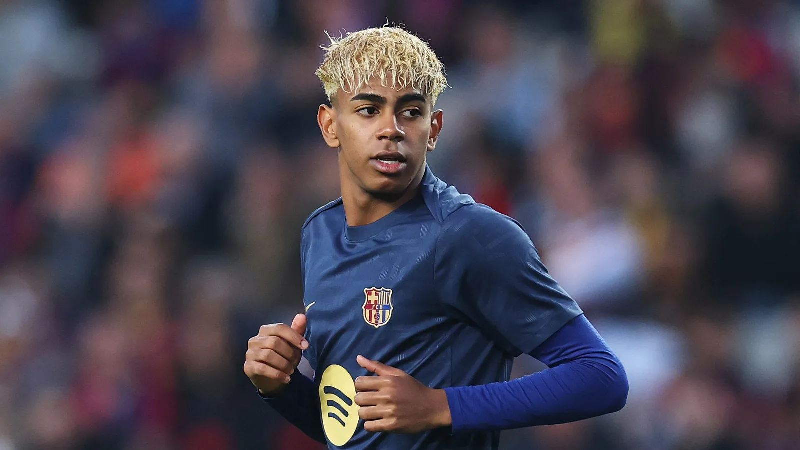 Lamine Yamal passe devant Lionel Messi pour faire une histoire instantanée de Barcelone en demi-finale de la Ligue des champions