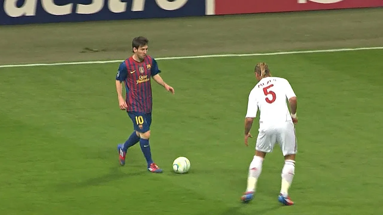 Lionel Messi 2011/12 : Dribbling Skills, Goals, Passes,