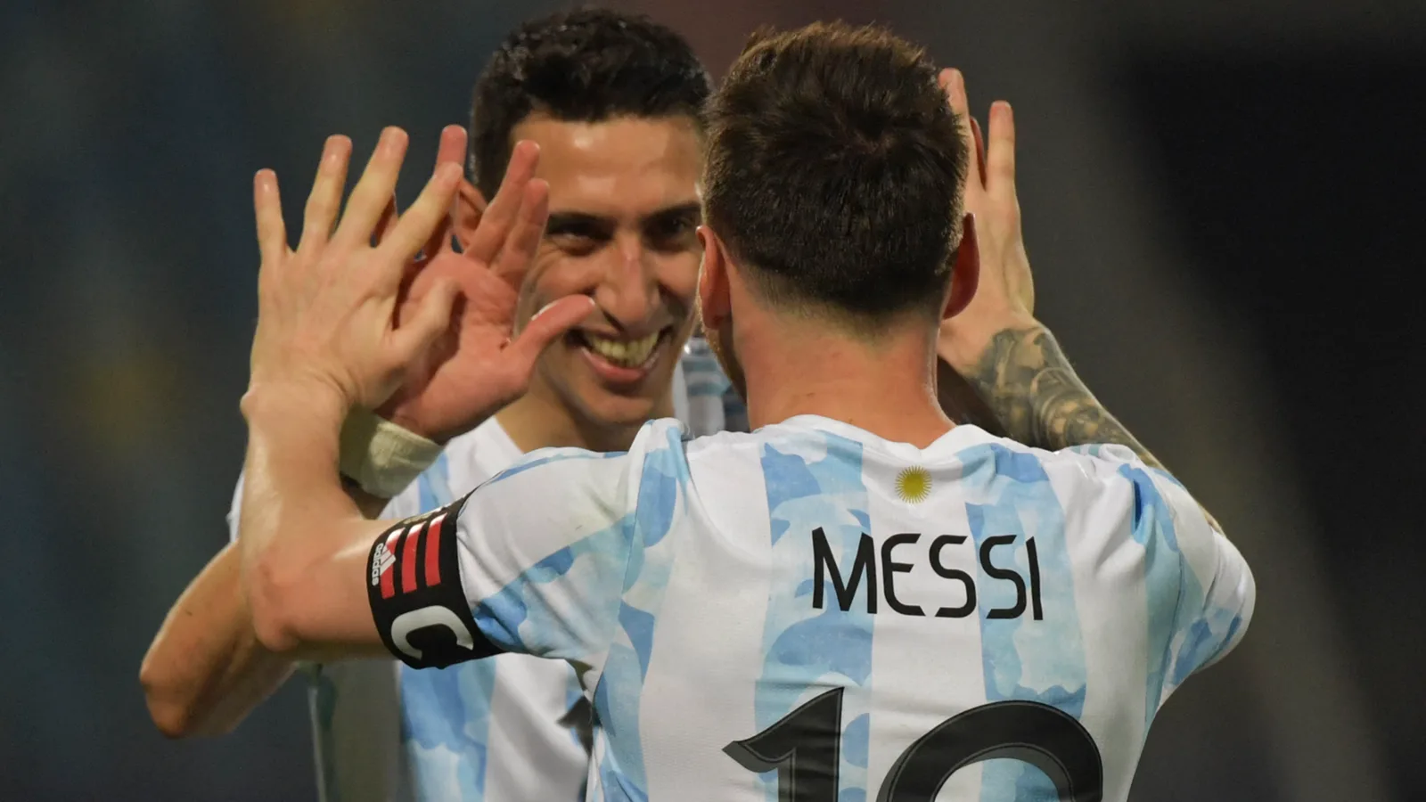 Lionel Messi & Angel Di Maria de nouveau réunis ? .
