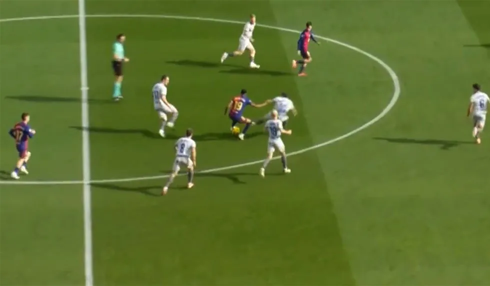 Rêve en solo! Lamine Yamal dans le style de Lionel Messi