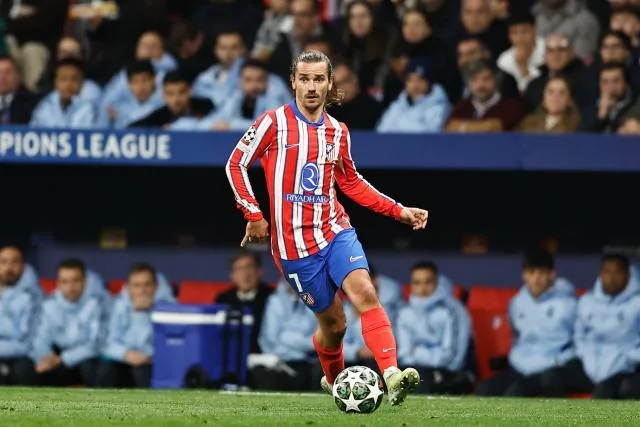 Titulaire lors d’Atlético de Madrid-Barcelone, Antoine Griezmann égale Lionel Messi comme étranger le plus capé en Liga