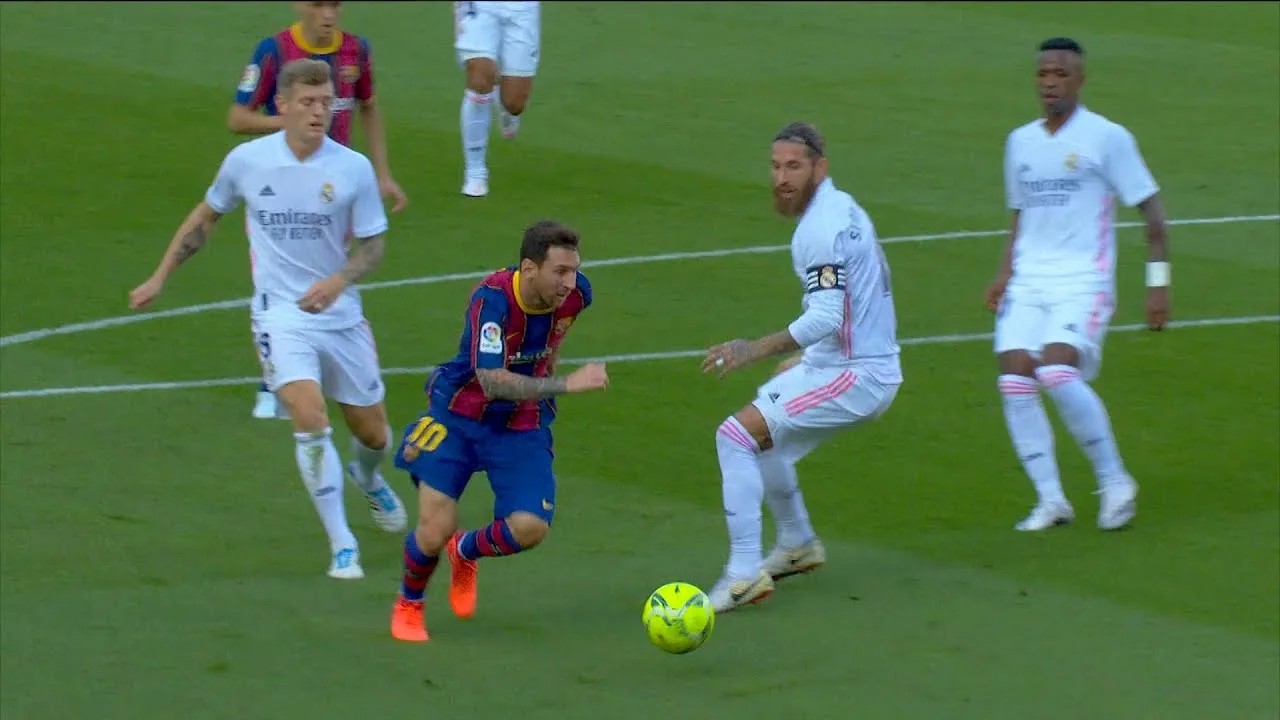 Lionel Messi missed a HUGE CHANCE !