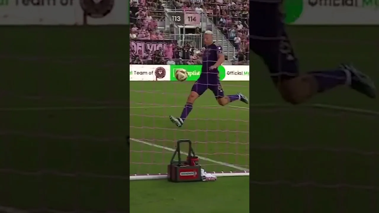 Le but de Messi le plus INTÉRESSANT que vous verrez aujourd’hui 😂 #messi #soccer