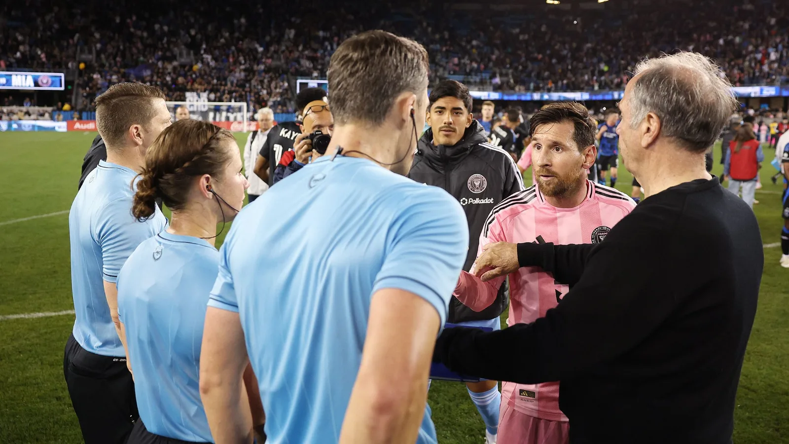 «  C’était un mauvais regard  » – Alexi Lalas critique la confrontation de l’arbitre de Lionel Messi après le tirage passionnant d’Inter Miami avec les tremblements de terre de San Jose