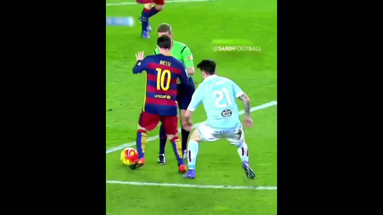 🐐 Messi genius mode on 🤯🔥 #messi #sarinfootball #football #soccer #leomessi