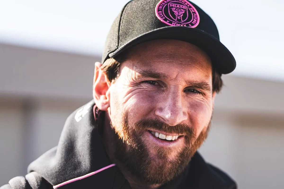 Lionel Messi est arrivé en Jamaïque et a été surpris d’un cadeau en hommage à Bob Marley