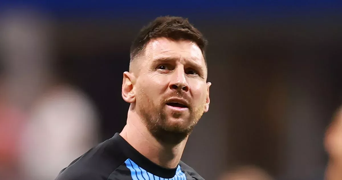 Le danger de visage de Liverpool préféré à Mohamed Salah après que Lionel Messi a laissé dévaster