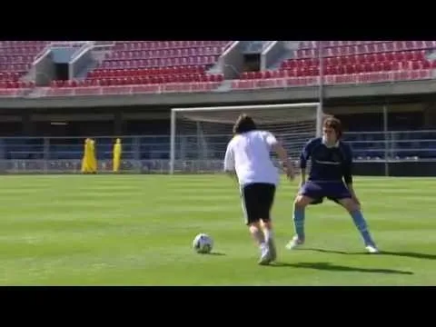 Lionel Messi – How to Dribble like me