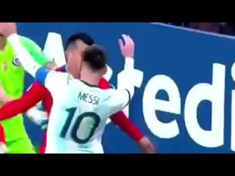 Voici la vidéo du Carton Rouge injuste de Leo Messi