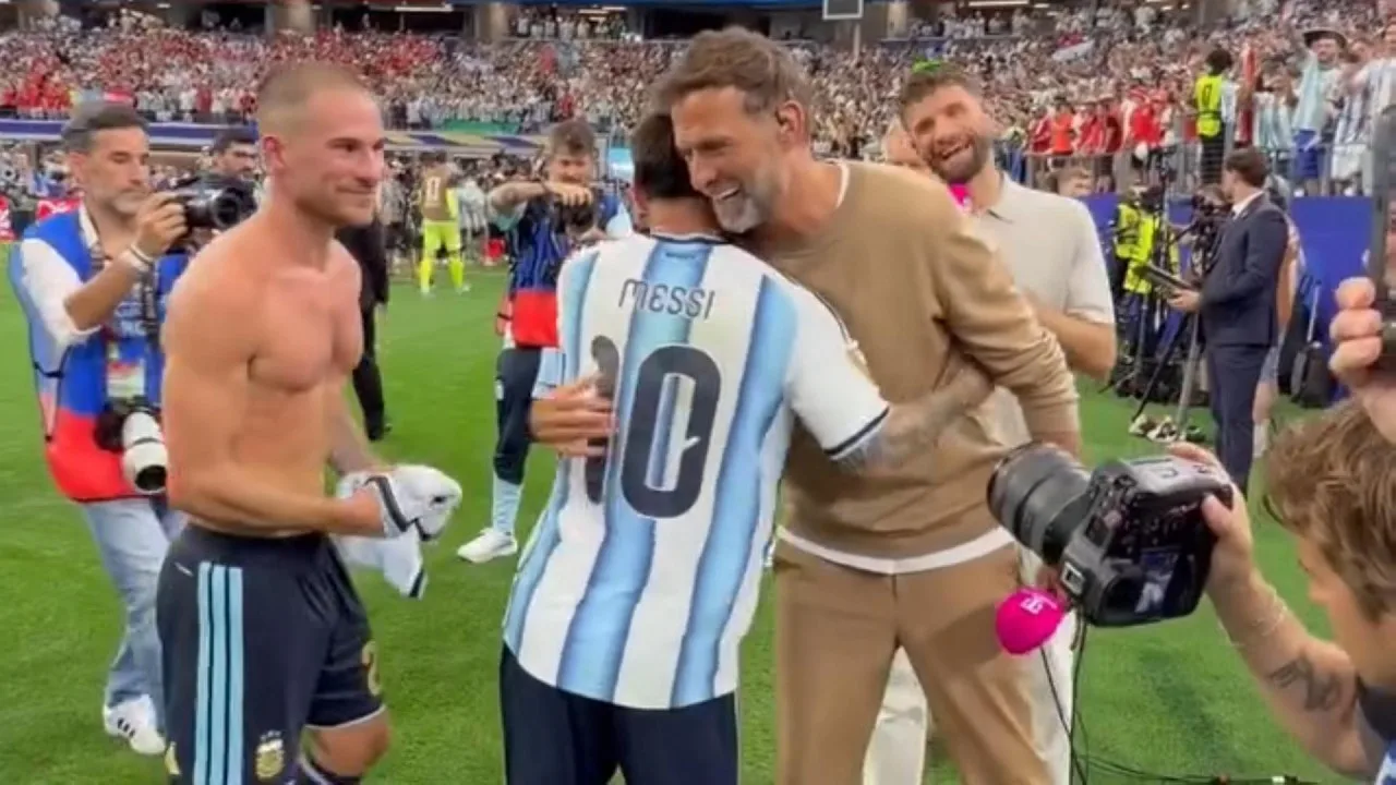 Le commentateur de télévision Klopp et Müller montrent leur respect à Messi après un but historique pour la 18e Coupe du monde