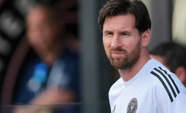 Le message de Lionel Messi signifiant la tempête tragique qui a frappé la baie