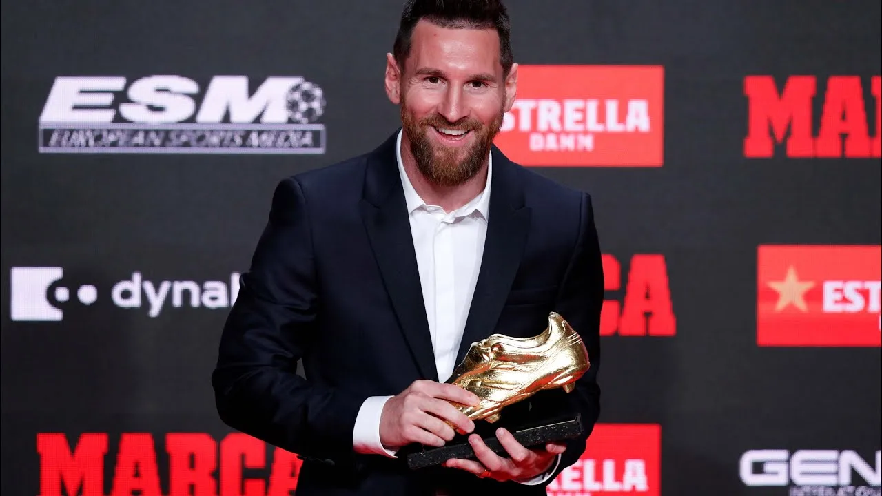 Messi receives his 6th European Golden Boot – Ceremony