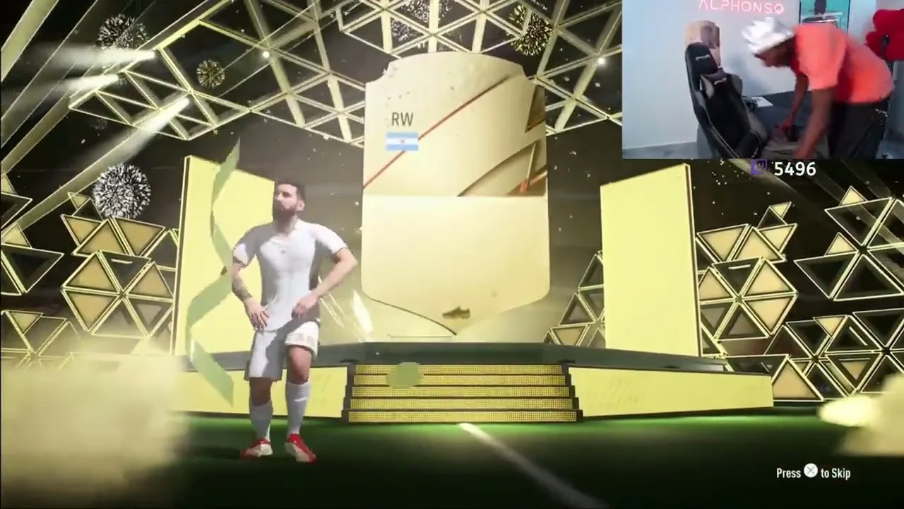 Alphonso Davies Packs Lionel Messi  ''"Epic