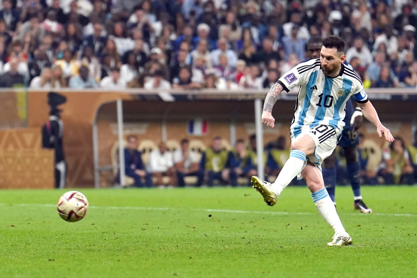 Lionel Messi avait-il touché deux fois le ballon sur son penalty en finale du Mondial 2022 ? – International – Argentine