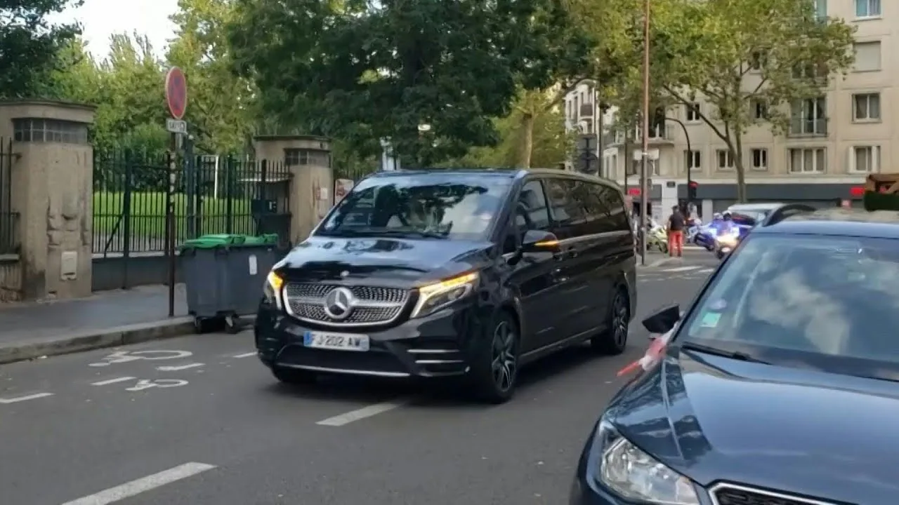 Football: Lionel Messi arrives at Parc des Princes | AFP