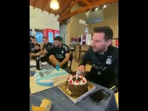 Así festeja la selección Argentina el cumpleaños de Lionel
