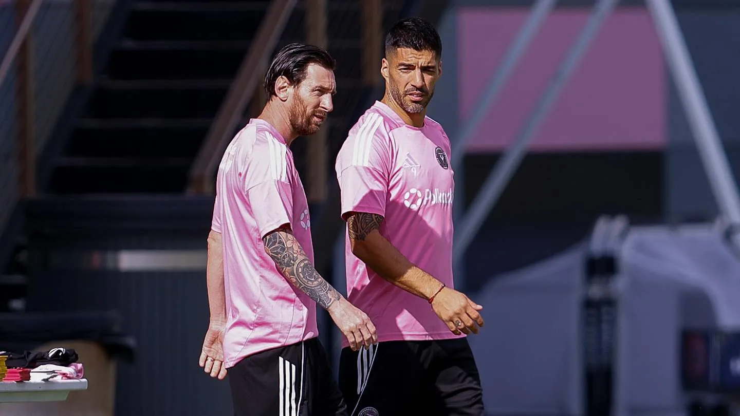 Luis Suarez se soulève sur le couvercle du plan de retraite de Lionel Messi (ou manque de)