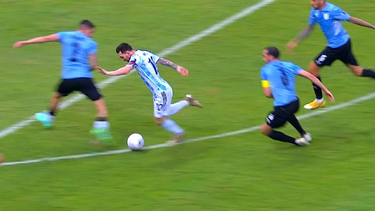 Lionel Messi Dancing while Dribbling Uruguay