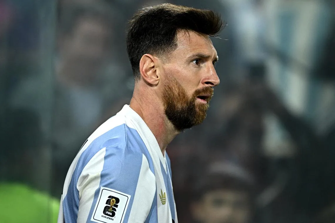 Lionel Messi blessé a éclaté de qualifications en Coupe du monde contre le Brésil, Uruguay
