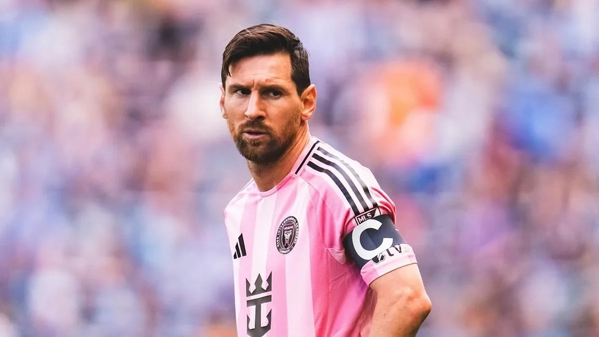 Lionel Messi se dispute avec l’arbitre, obtient un carton jaune après la fin du match de San Jose contre Inter Miami; Vidéo