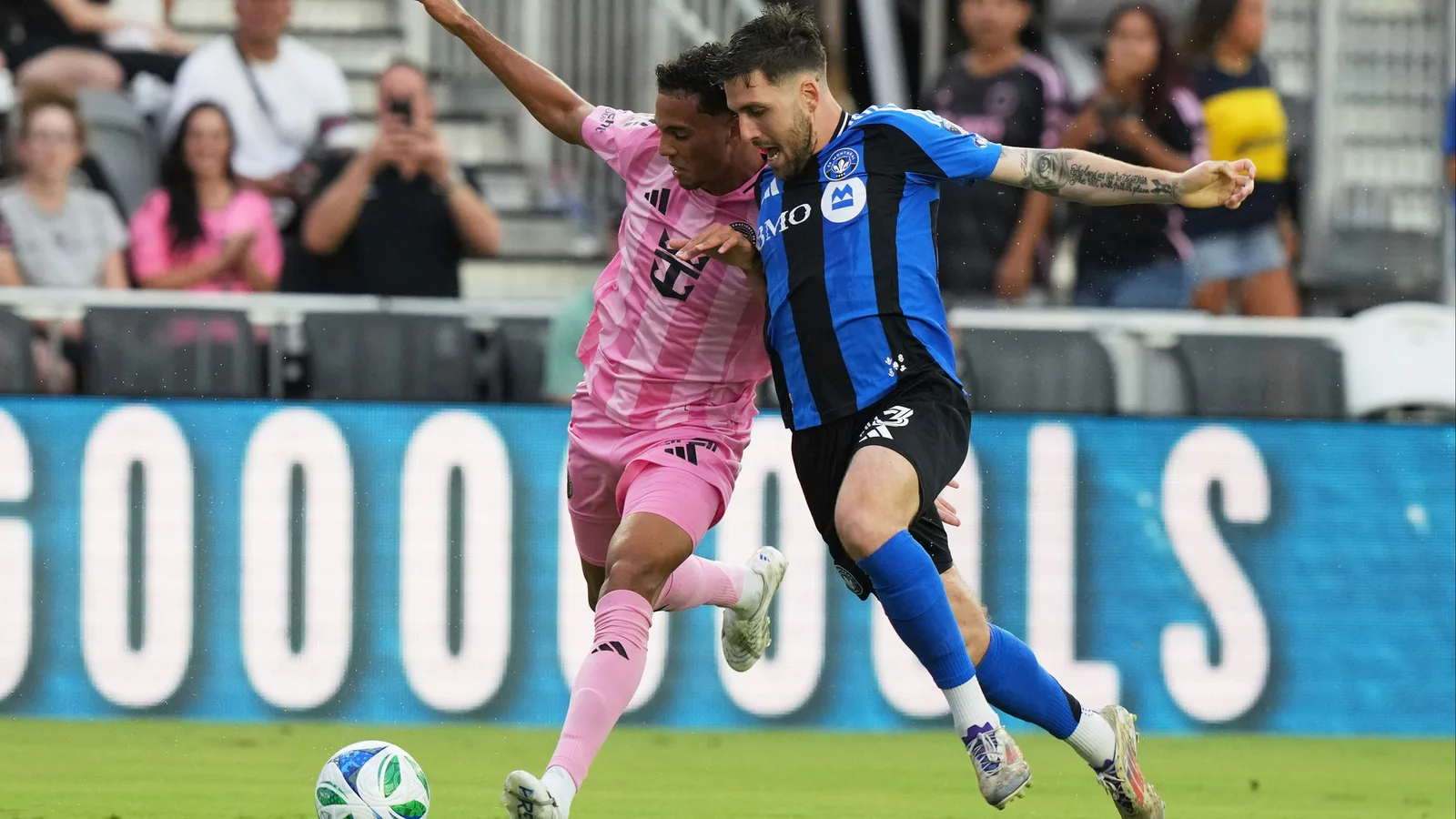 Lionel Messi et sa bande donnent une leçon de soccer au CF Montréal