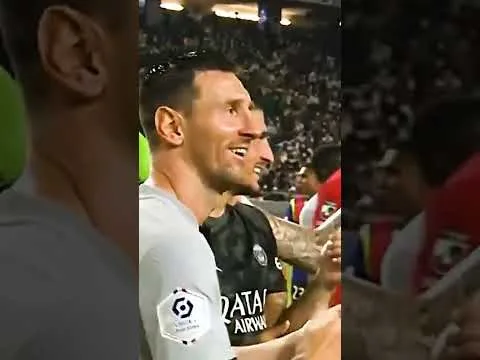 Lionel Messi'nin Cristiano Ronaldo'yu Yakalaması