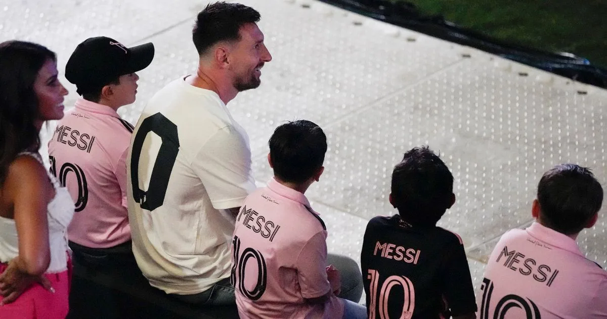 Les fils de Lionel Messi regardent jusqu’à cinq joueurs – et l’un joue actuellement en Premier League