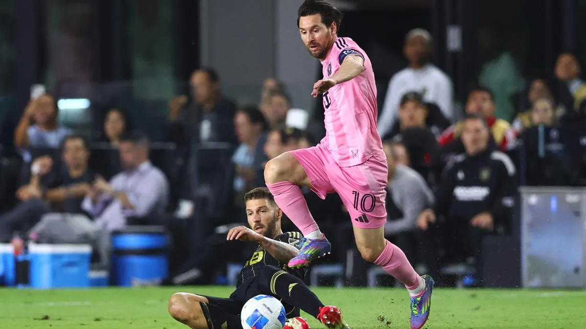 Lionel Messi et Inter Miami réalisent le retour de 3 buts pour battre LAFC et atteindre les demi-finales de la Coupe des champions Concacaf