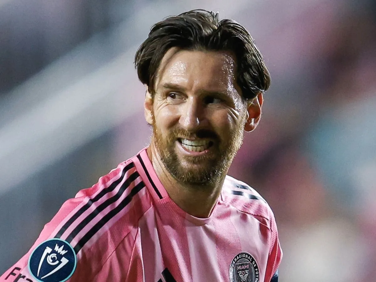 Lionel Messi a fait un changement de look et c’est une rage: une frange pour le côté