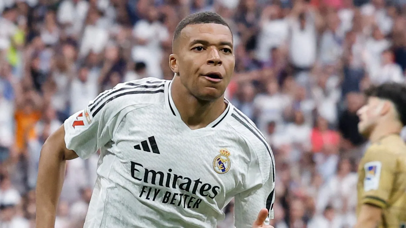 Kylian Mbappe fait plus d’histoire! La star du Real Madrid suit les traces de Lionel Messi & Cristiano Ronaldo en frappant un monument impressionnant avec le dernier accolade