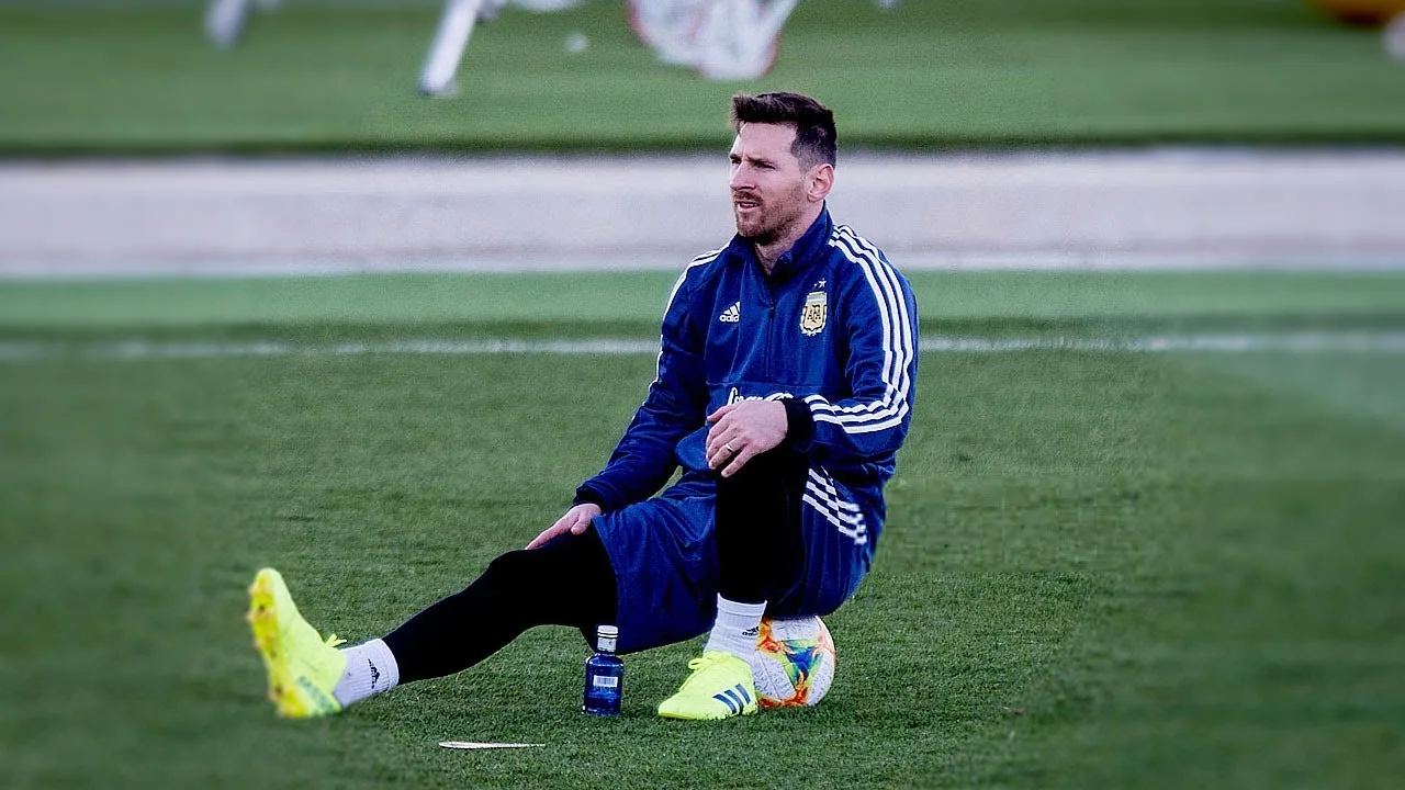 Lionel Messi In Training – Crazy Skills , Goals , Freestyle