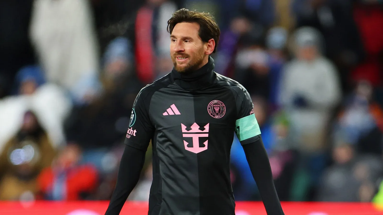 Arbitre des disciplines de la CONCACAF qui a demandé l’autographe à Lionel Messi après le match de la Coupe des champions d’Inter Miami