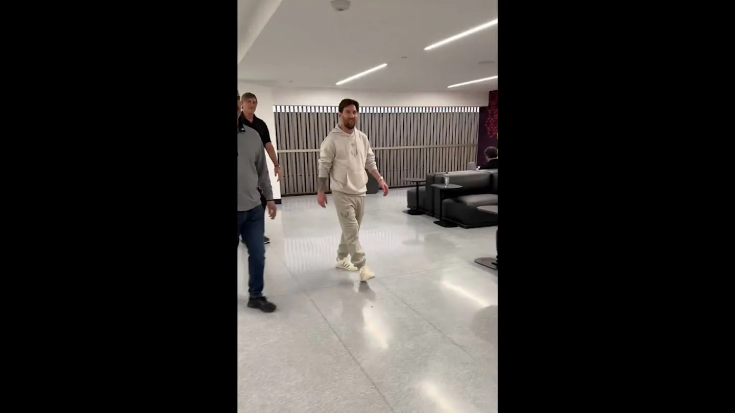 Lionel Messi était tout souriant en arrivant au Super Bowl Lix