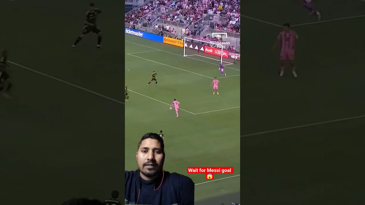 LIONEL MESSI GARDIEN DE BUT EMBARRASSÉ AVEC UNE PUCE 🍟 #football #soccer #shorts