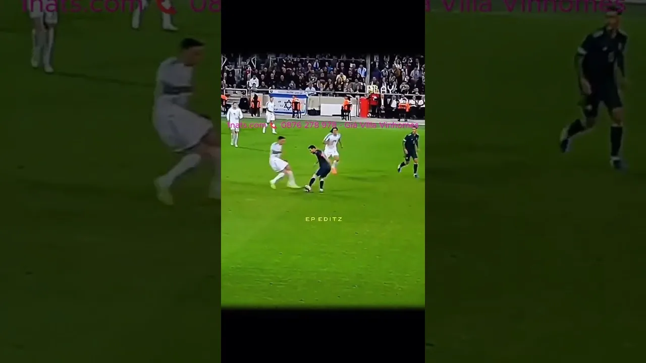 ⚽️ Compétences de dribble de Lionel Messi 💎 Leo Messi passe en solo devant un défenseur vedette comme dans le jeu vidéo Fifa