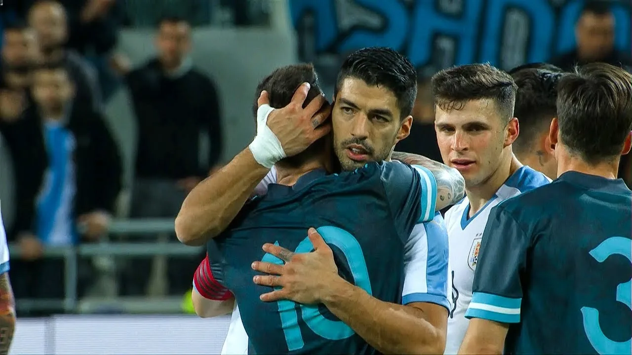 Lionel Messi and Luis Suárez Playing Against Each Other