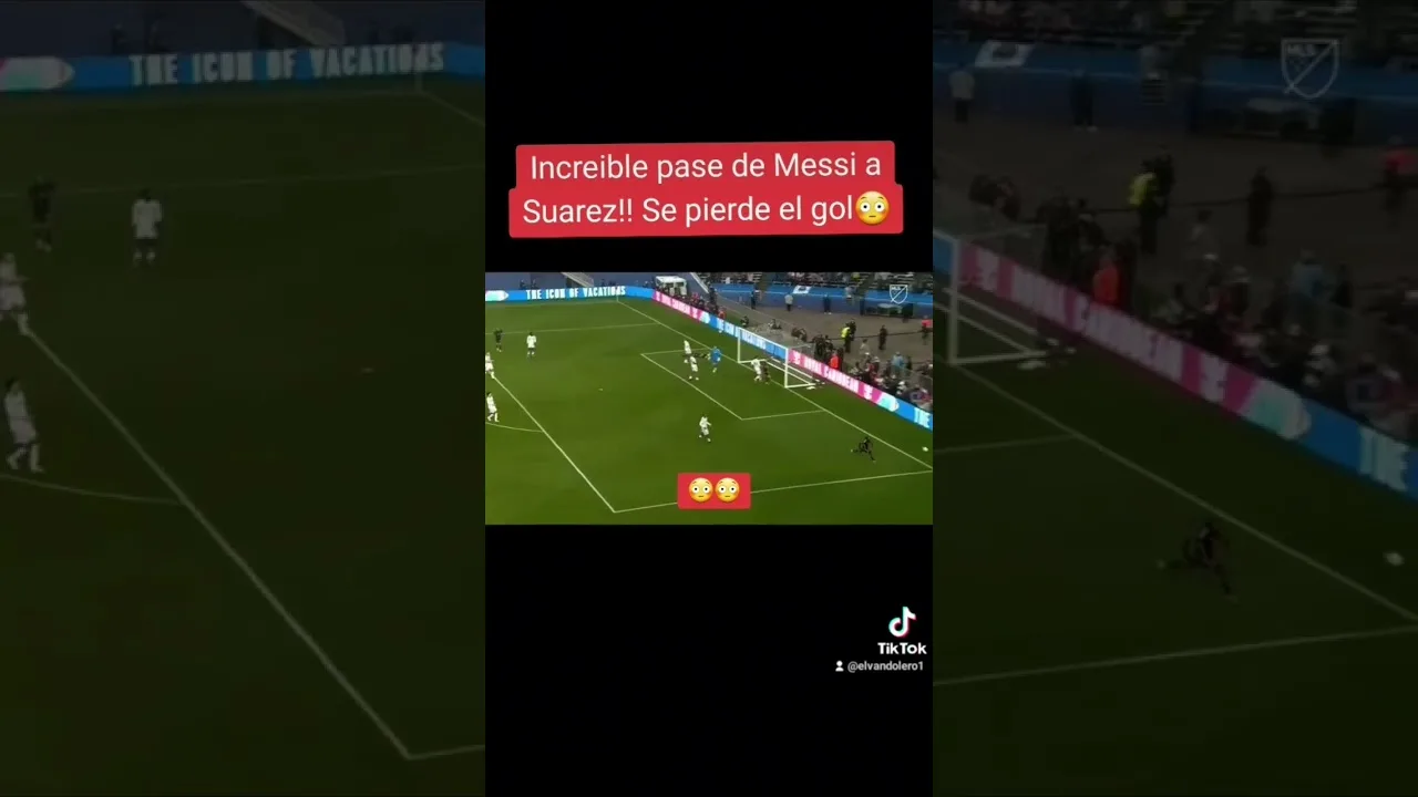 Casi el primer gol de Suarez #futbol #messi #leomessi