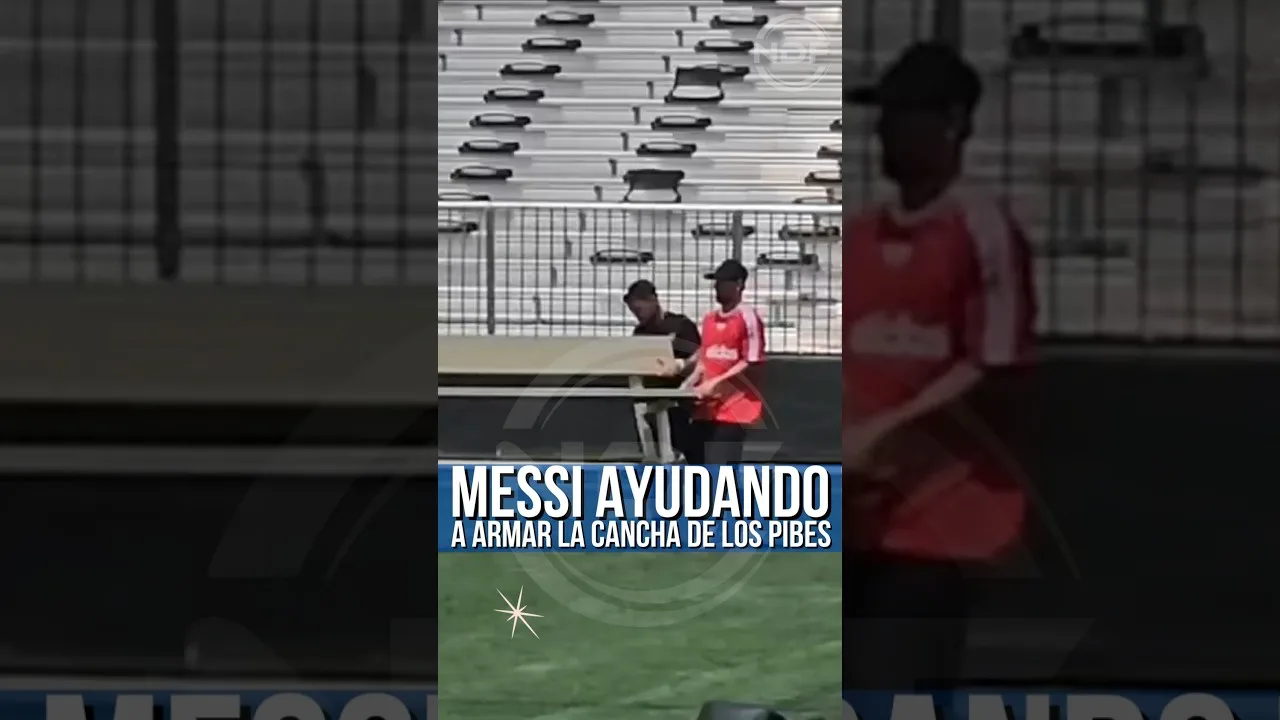 Leo Messi aidant à assembler la cour pour les garçons 😍