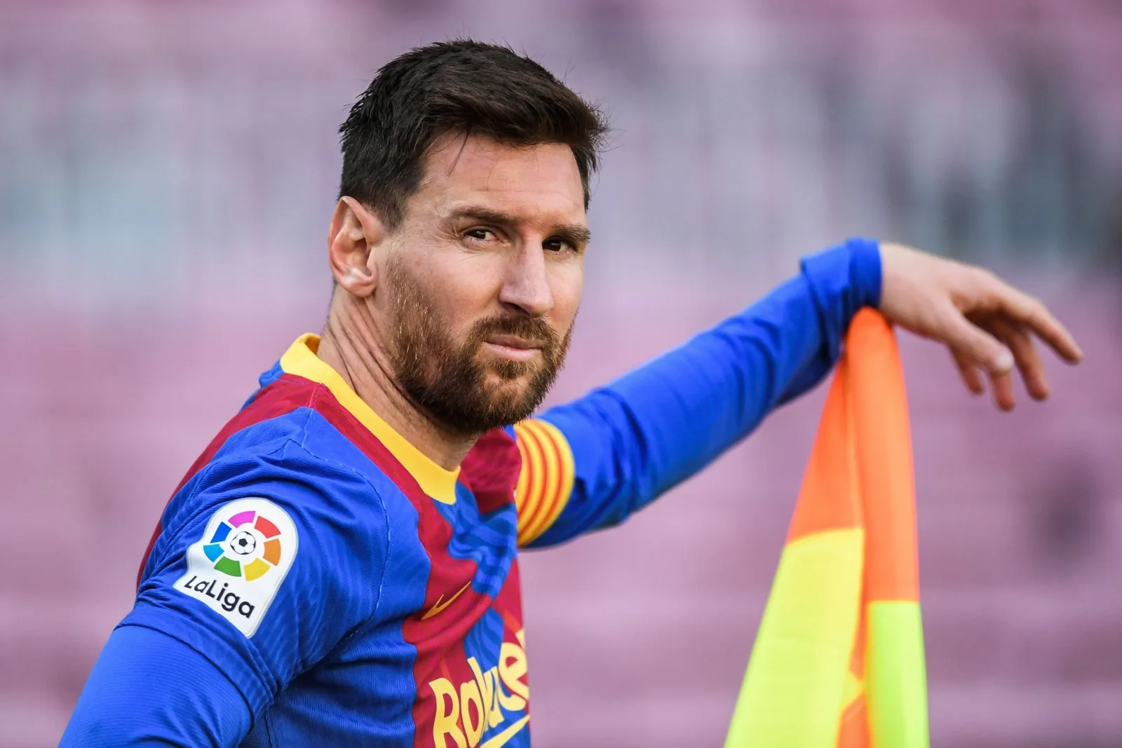 Barcelone star pour hériter de la chemise emblématique n ° 10 de Lionel Messi au club après avoir signé le nouvel accord: rapports