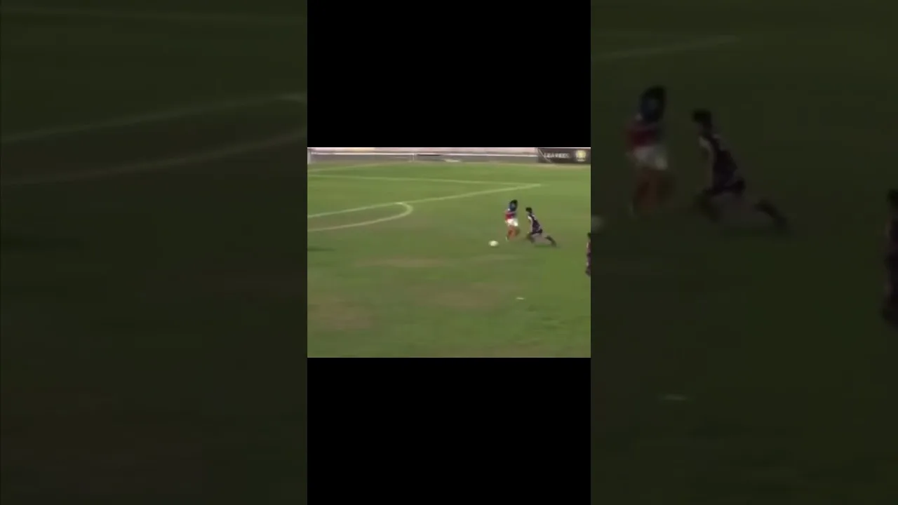No es Leo Messi, es LEONARDO Menjivar, el joven que revolucionó el fútbol nacional.