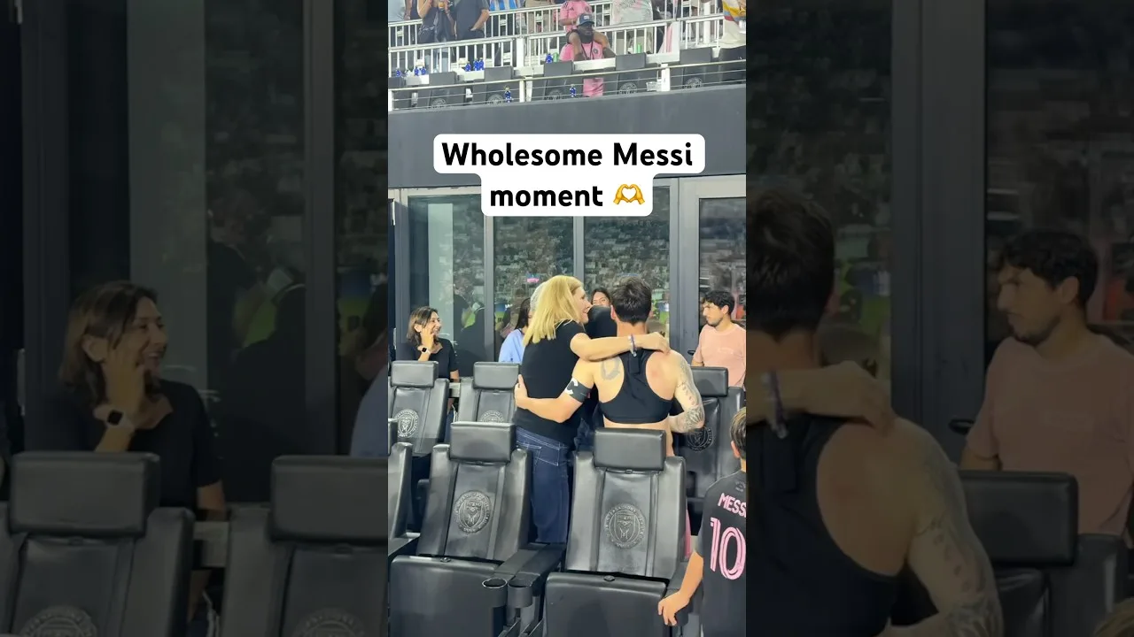 Messi has a moment with his mom and dad 🫶