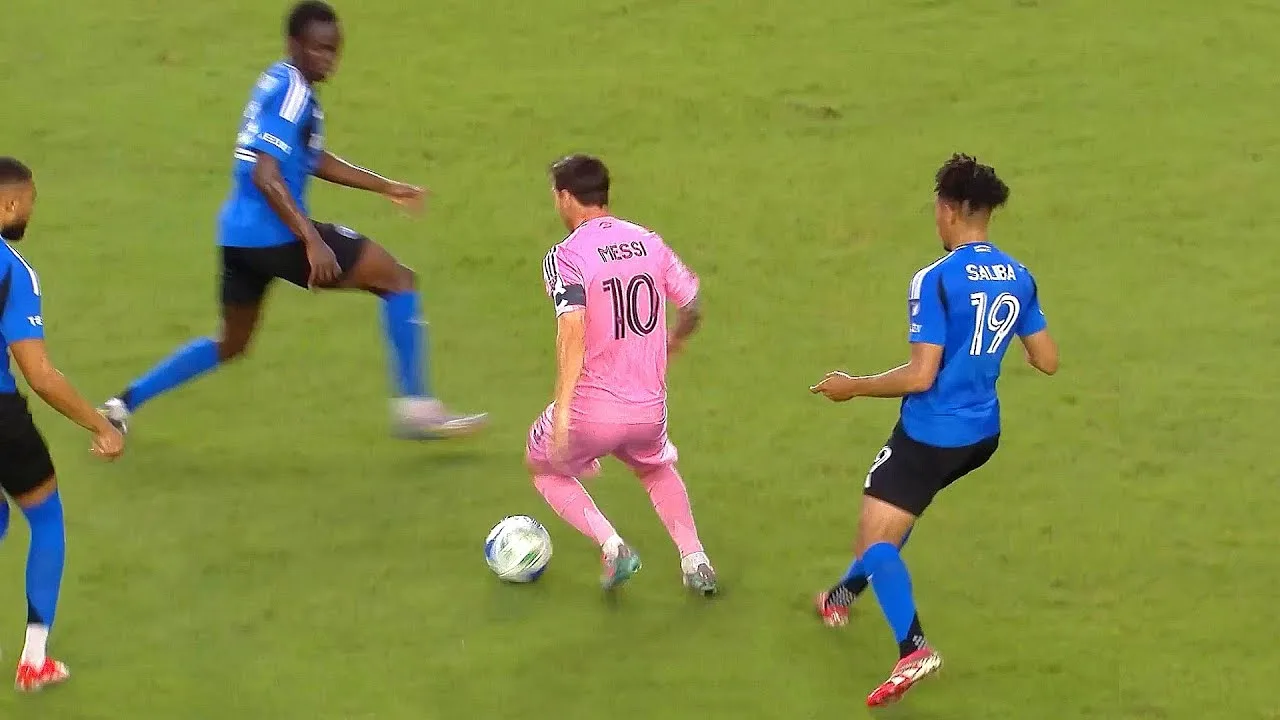 Vous devez voir les 50 derniers dribbles de Lionel Messi