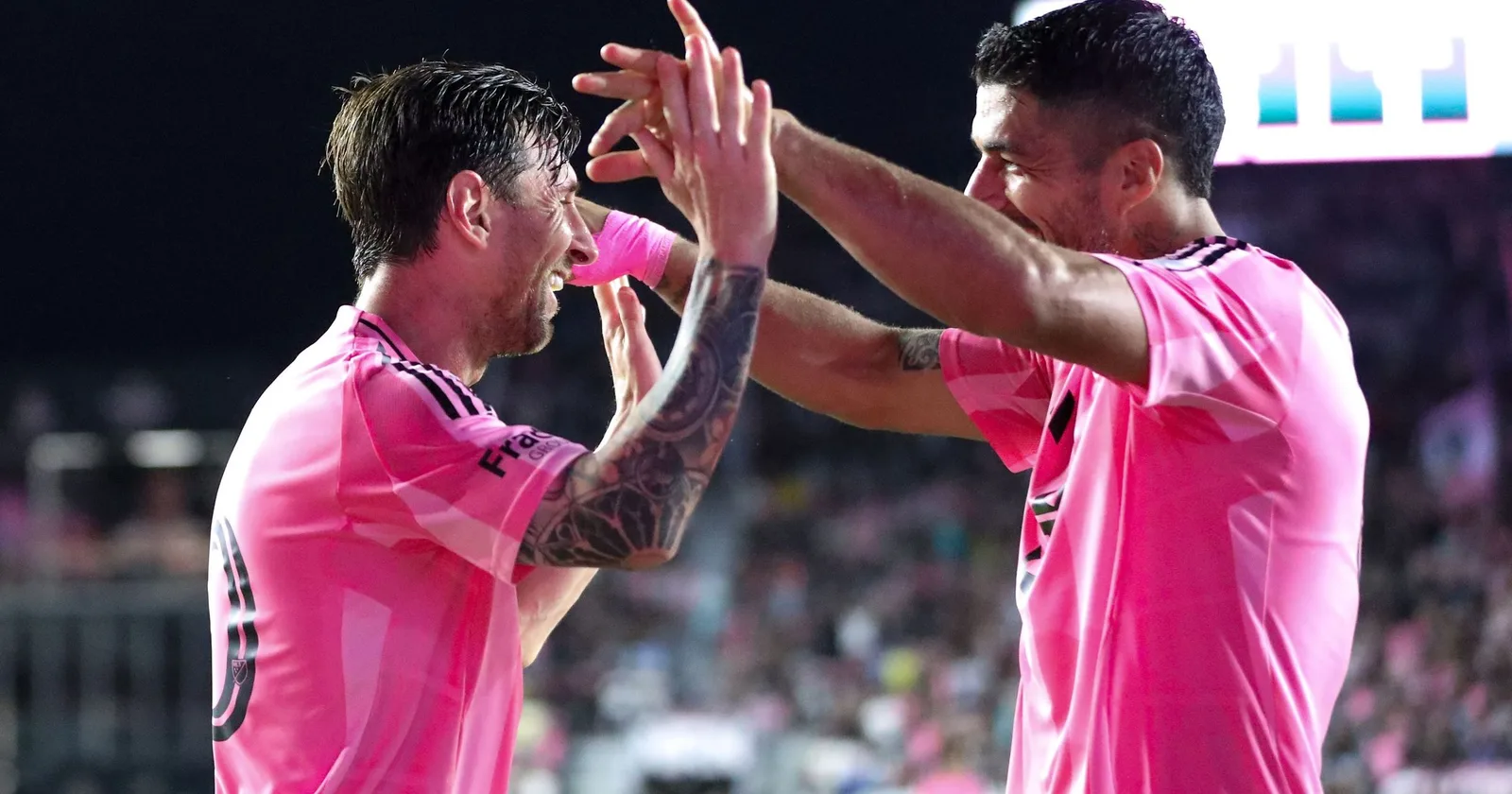 MLS – Un doublé chacun : Lionel Messi et Luis Suarez régalent et relancent Miami