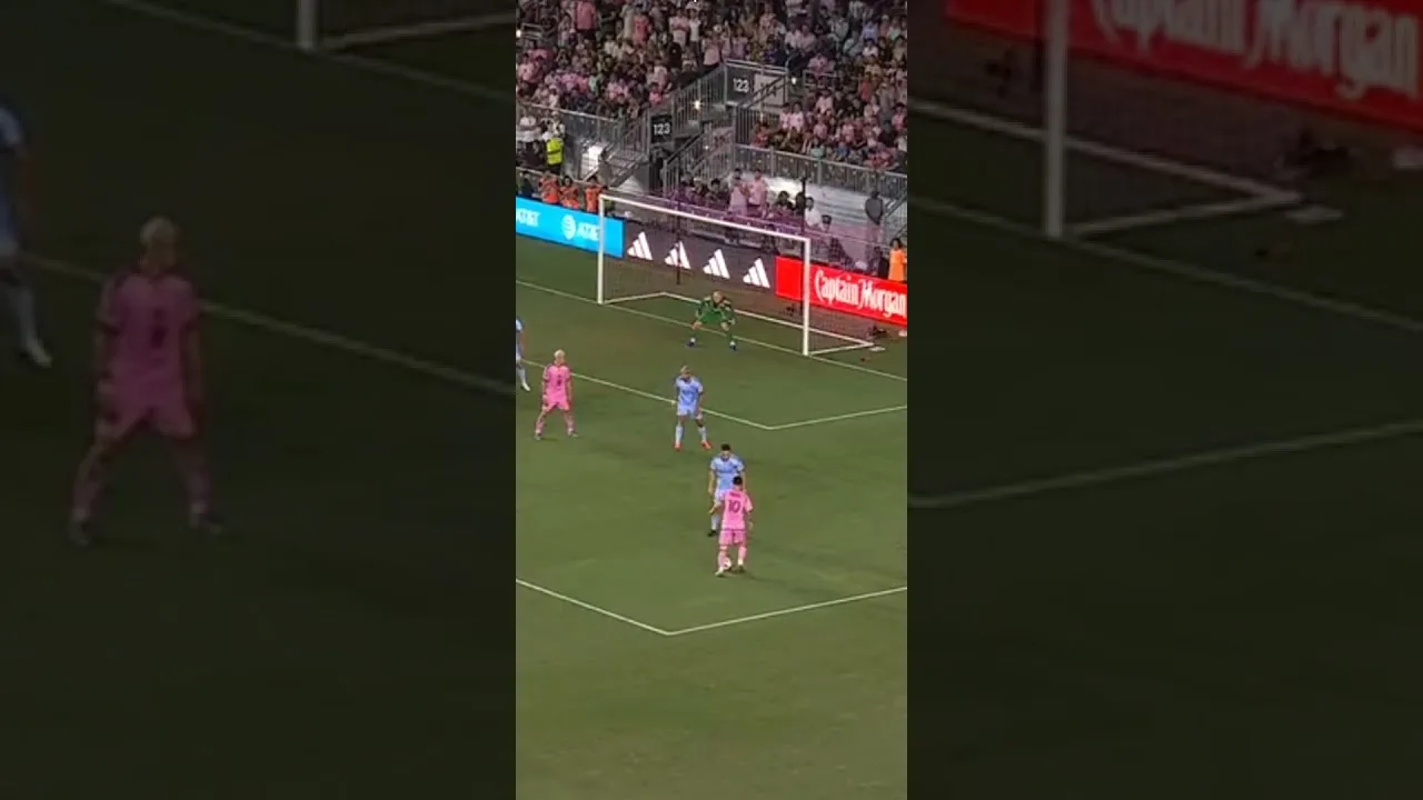 Lionel Messi Magnificent Dribbles vs 3 joueurs 25/10/2024