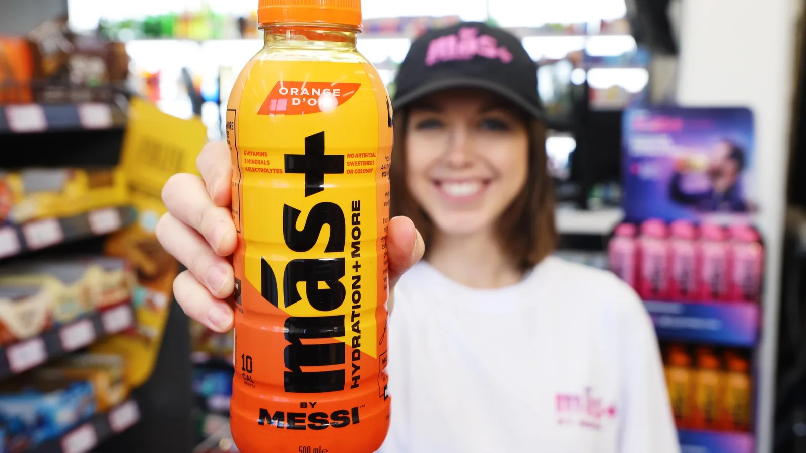 Lionel Messi a envoyé des fans dans une frénésie en lançant une chasse au trésor alors que la superstar footballeur lance une nouvelle boisson