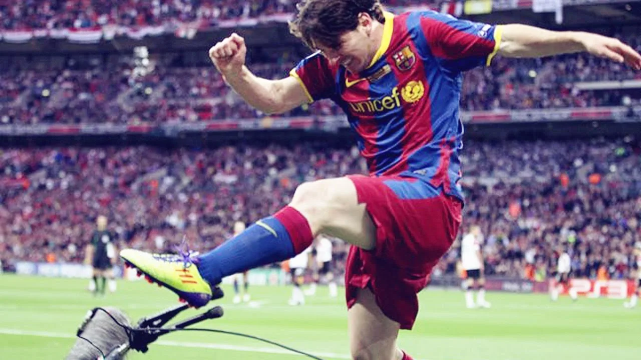 How did a Lionel Messi goal nearly break Dani Alves'