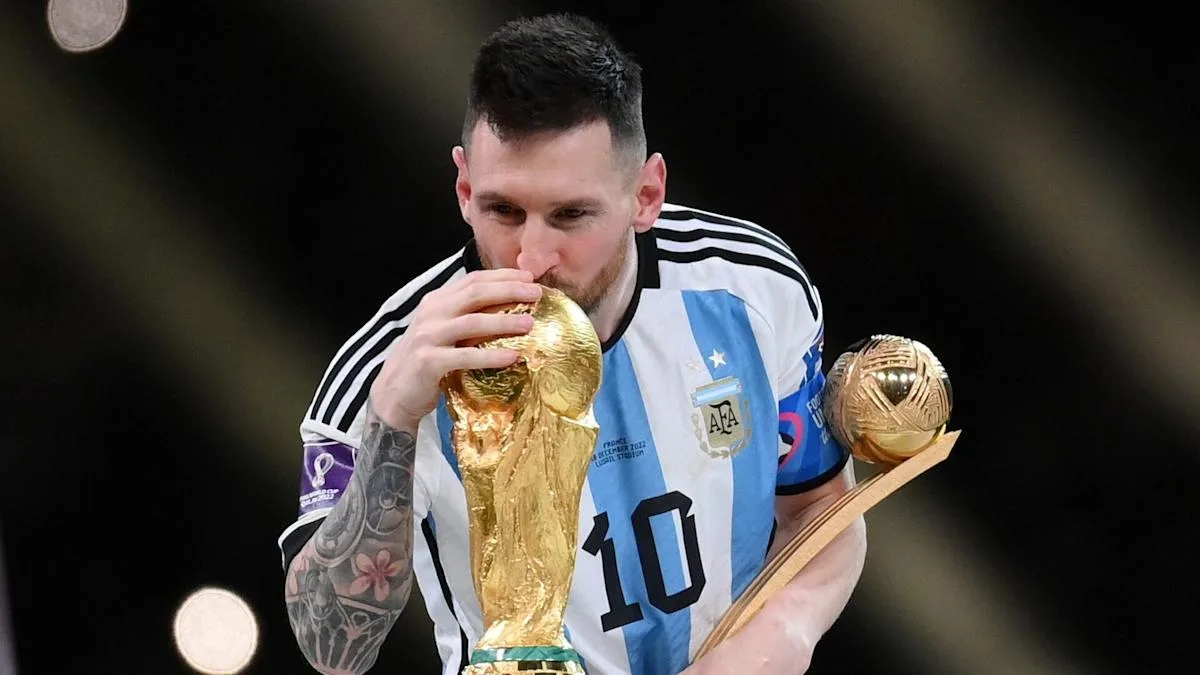Lionel Messi Career Awards As Argentine ajoute le trophée de la Coupe du monde à la liste