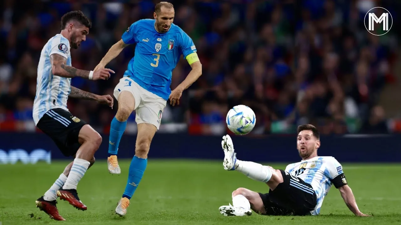 Lionel Messi Showing Who Is The Boss