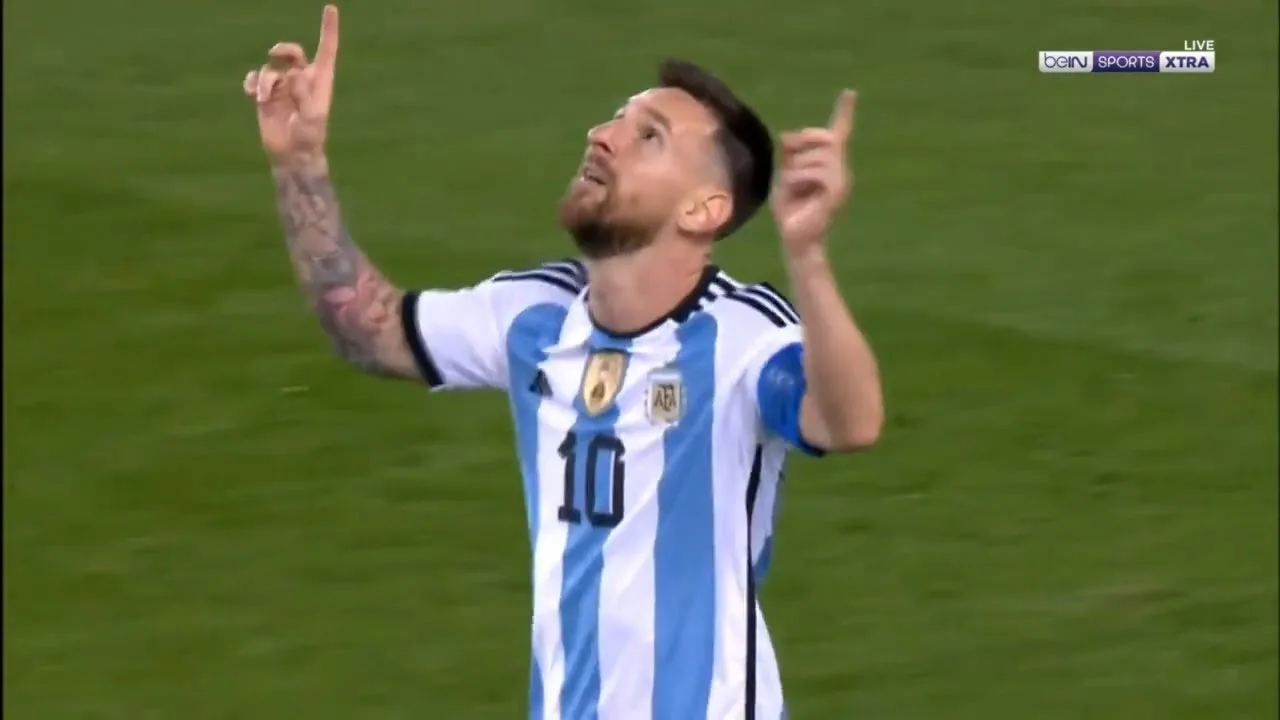 Lionel Messi Vs Jamaica | Scores A Superb Freekick!