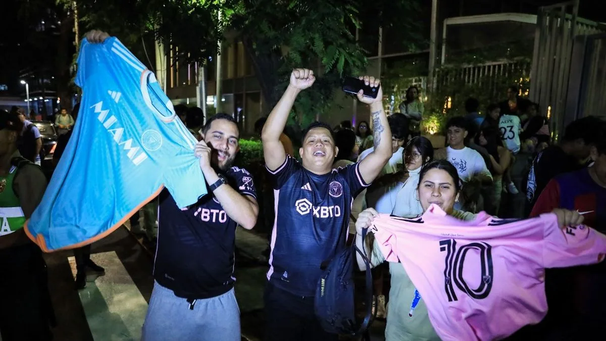 Madness au Pérou à l’arrivée d’Inter Miami par Lionel Messi et Luis Suárez pour son amical à Lima; Regardez la vidéo